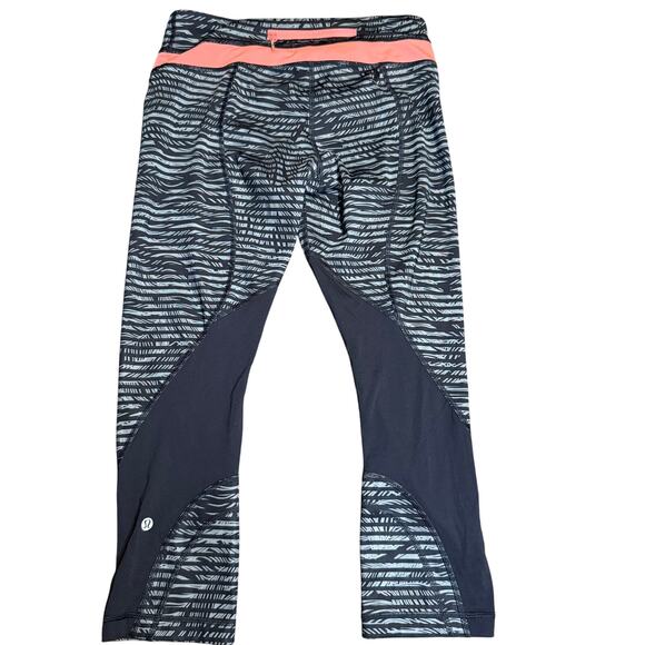 Lululemon Run Inspire Crop II, Full On Luxtreme, Black Grapefruit, Size 6 - Picture 10 of 10
